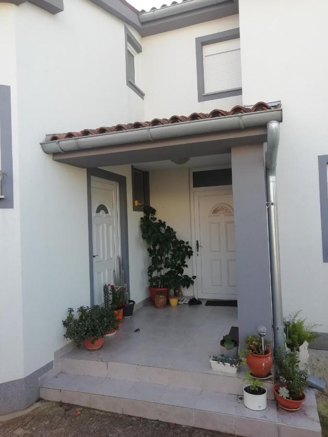 Gordana Apartments Fažana Exterior foto