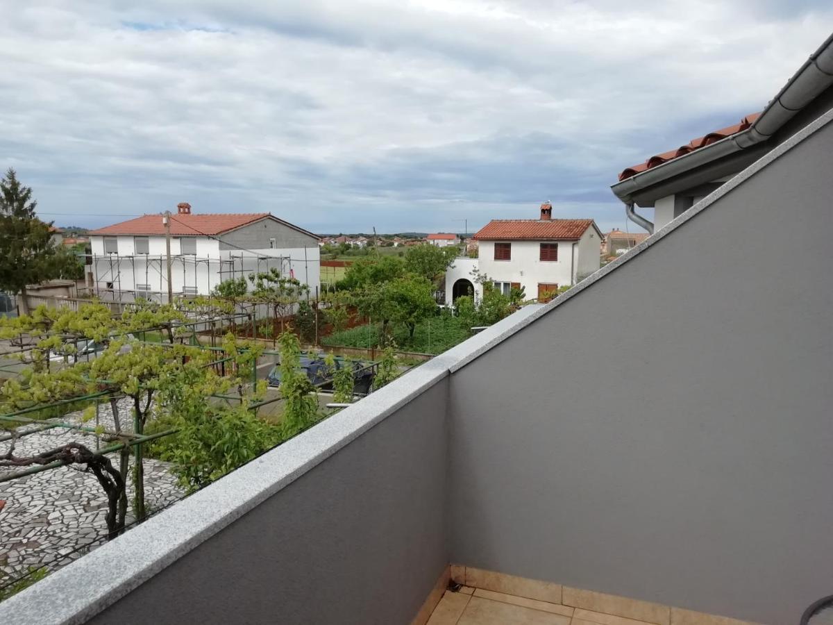 Gordana Apartments Fažana Exterior foto